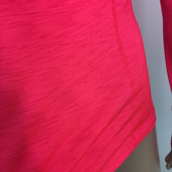 Under armour women top size M - Picture 4 of 4